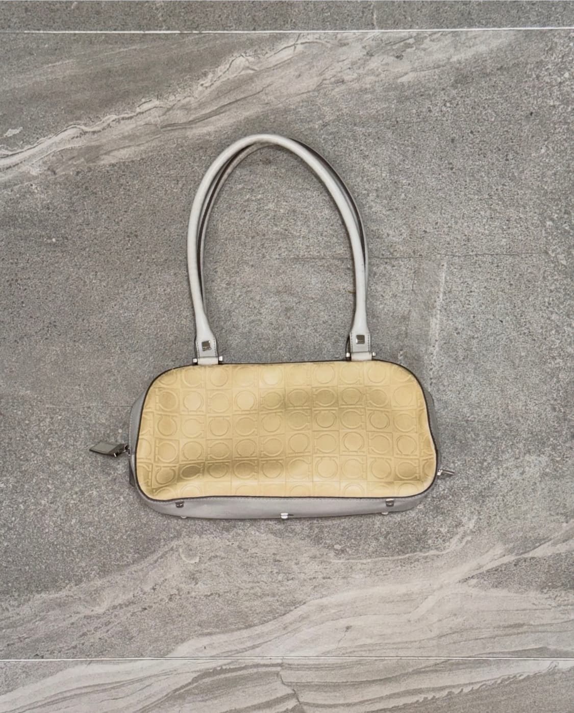 Salvatore Ferragamo ivory shoulder bag 상품이미지2