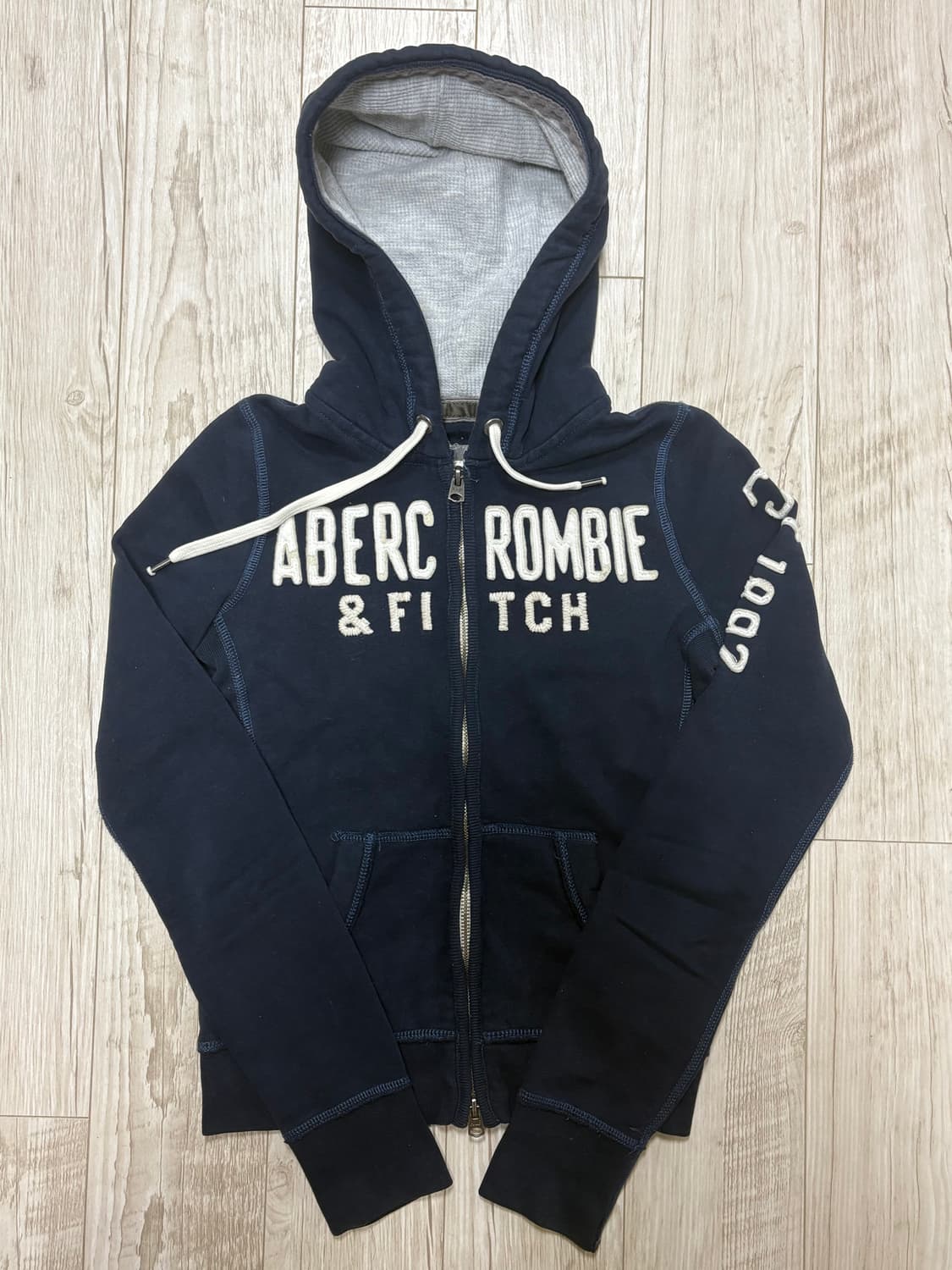 아베크롬비 딱붙핏 후드집업 네이비 xs 상품이미지1