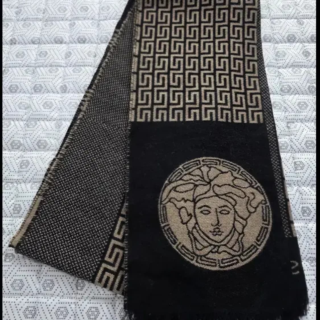 베르사체 메두사 올 머플러 상품이미지2