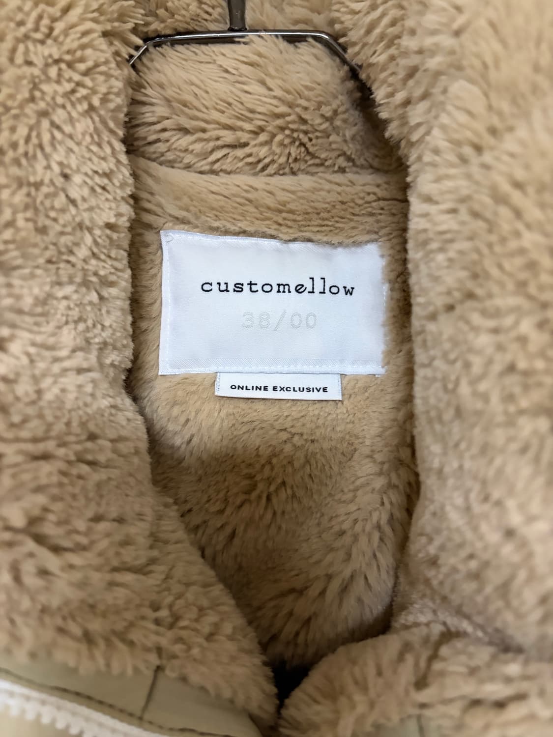 (새상품급) 커스텀멜로우 거위털 숏패딩 베이지 M 상품이미지3