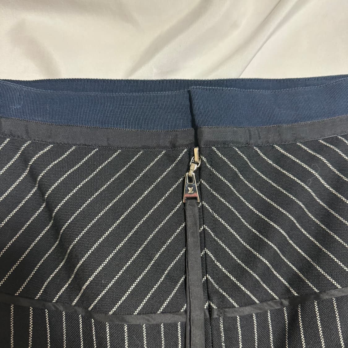 [40] 루이비통 미디 스커트 상품이미지4