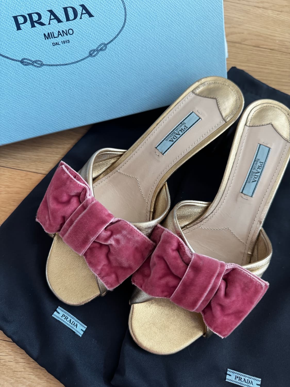 프라다  벨벳리본 샌들 상품이미지1