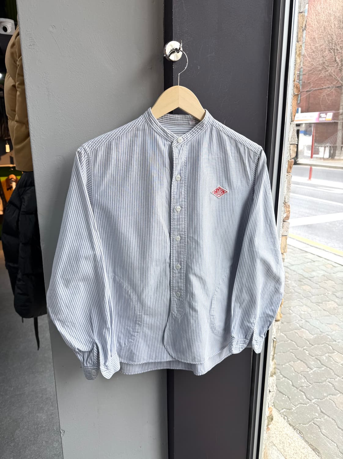 36/ 단톤 카라밴딩 스트라이프 미니로고 셔츠 상품이미지2