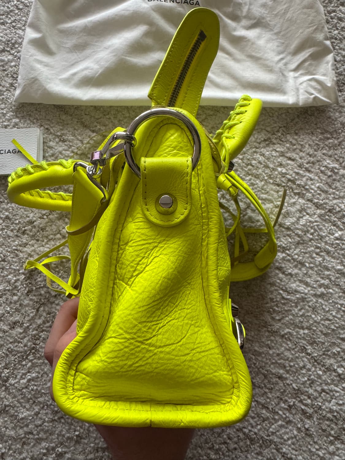 발렌시아가 네온 클래식 시티 모터백 스몰 상품이미지5