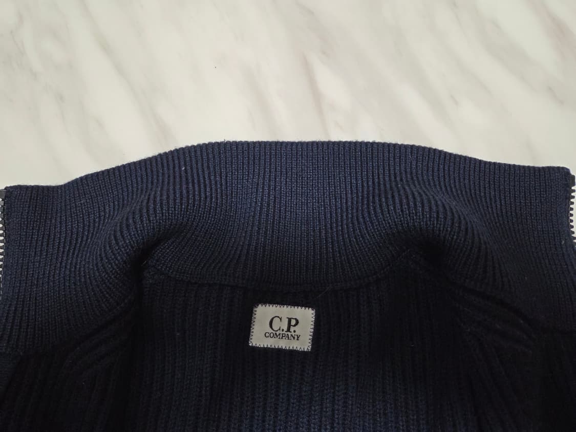 씨피컴퍼니 렌즈 패치 니트 집업 가디건 상품이미지4