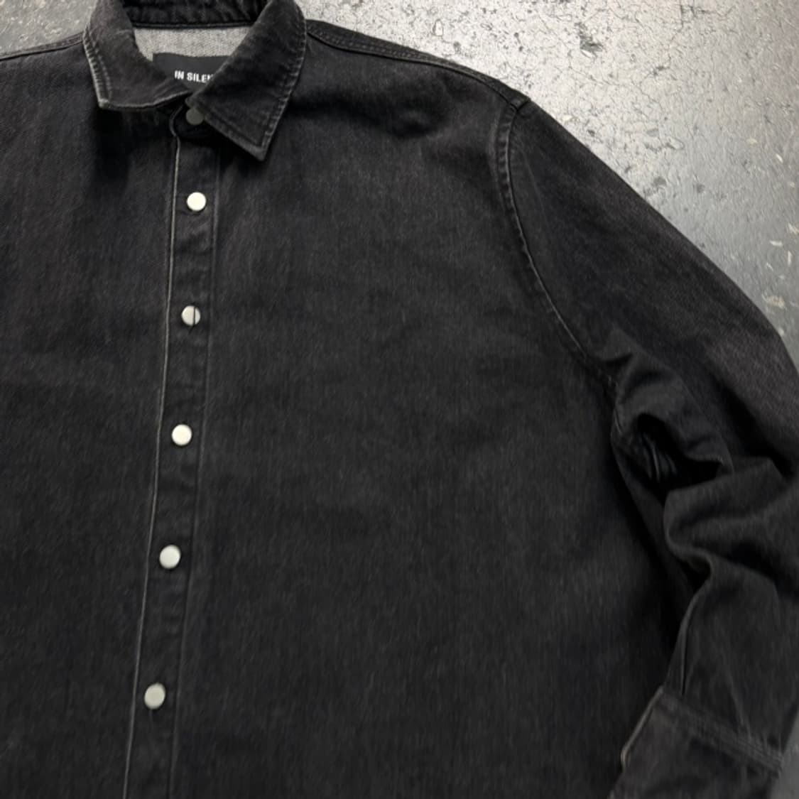 100 인사일런스 오버사이즈 데님 셔츠  상품이미지2