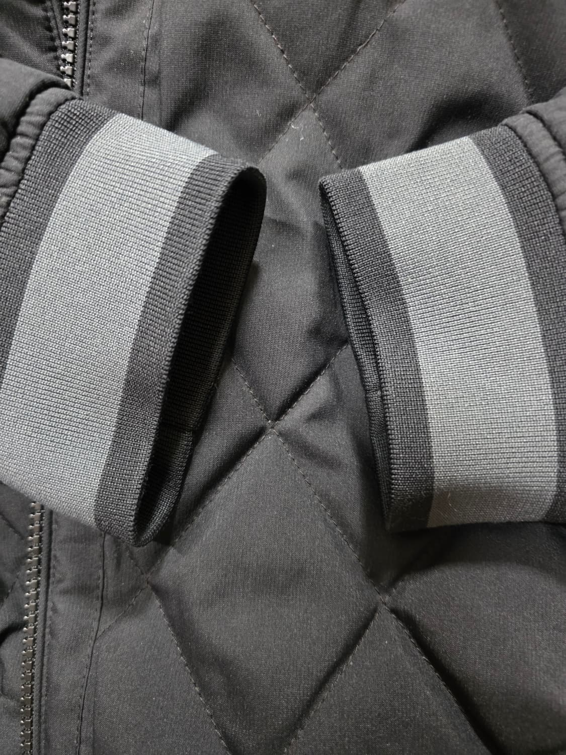 디스커버리 남자 퀼팅경량패딩.
싸이즈 105.
 상품이미지8