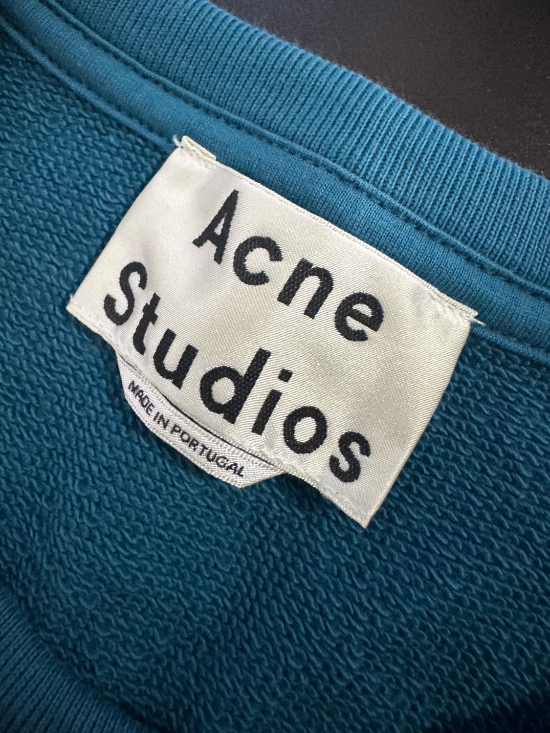 아크네스튜디오 마린 블루 스몰 스팰 로고 맨투맨 S 상품이미지3