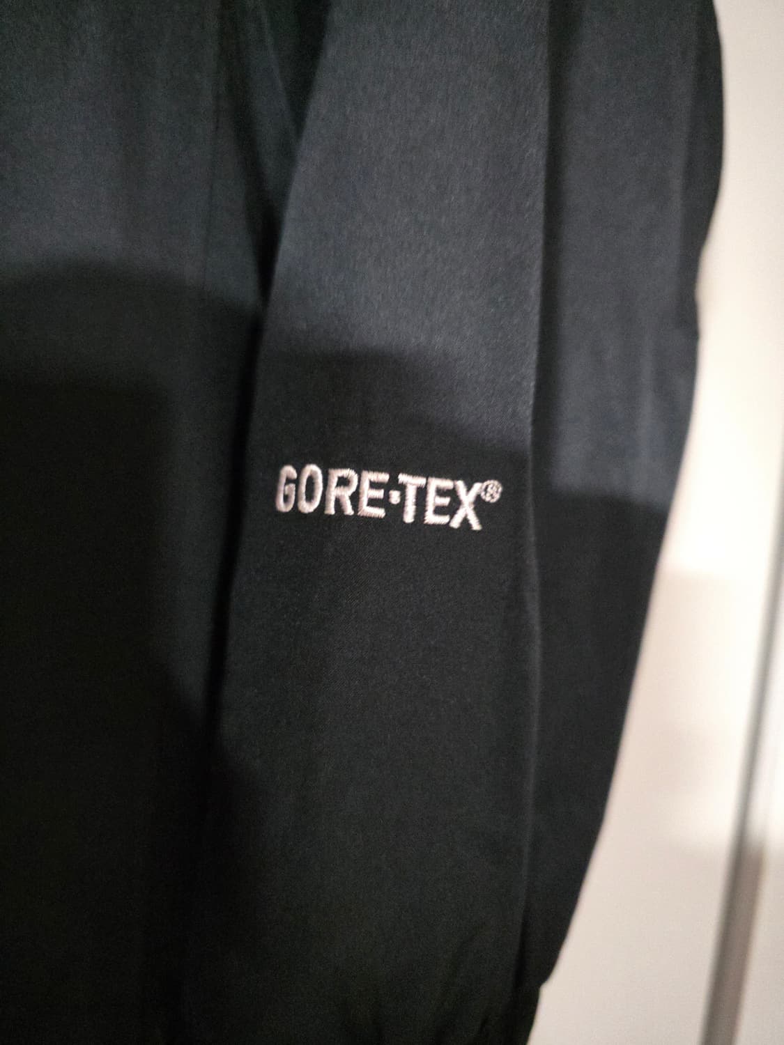 노스페이스 고어택스 여성 바람막이자켓.  
싸이즈 95 XL.   A급
 상품이미지7