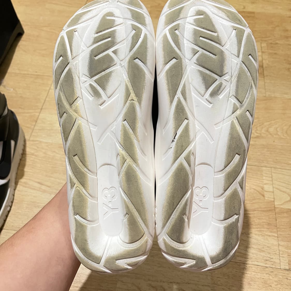 Y3 콰사 샌들 코어 블랙 & 화이트 250사이즈 상품이미지4