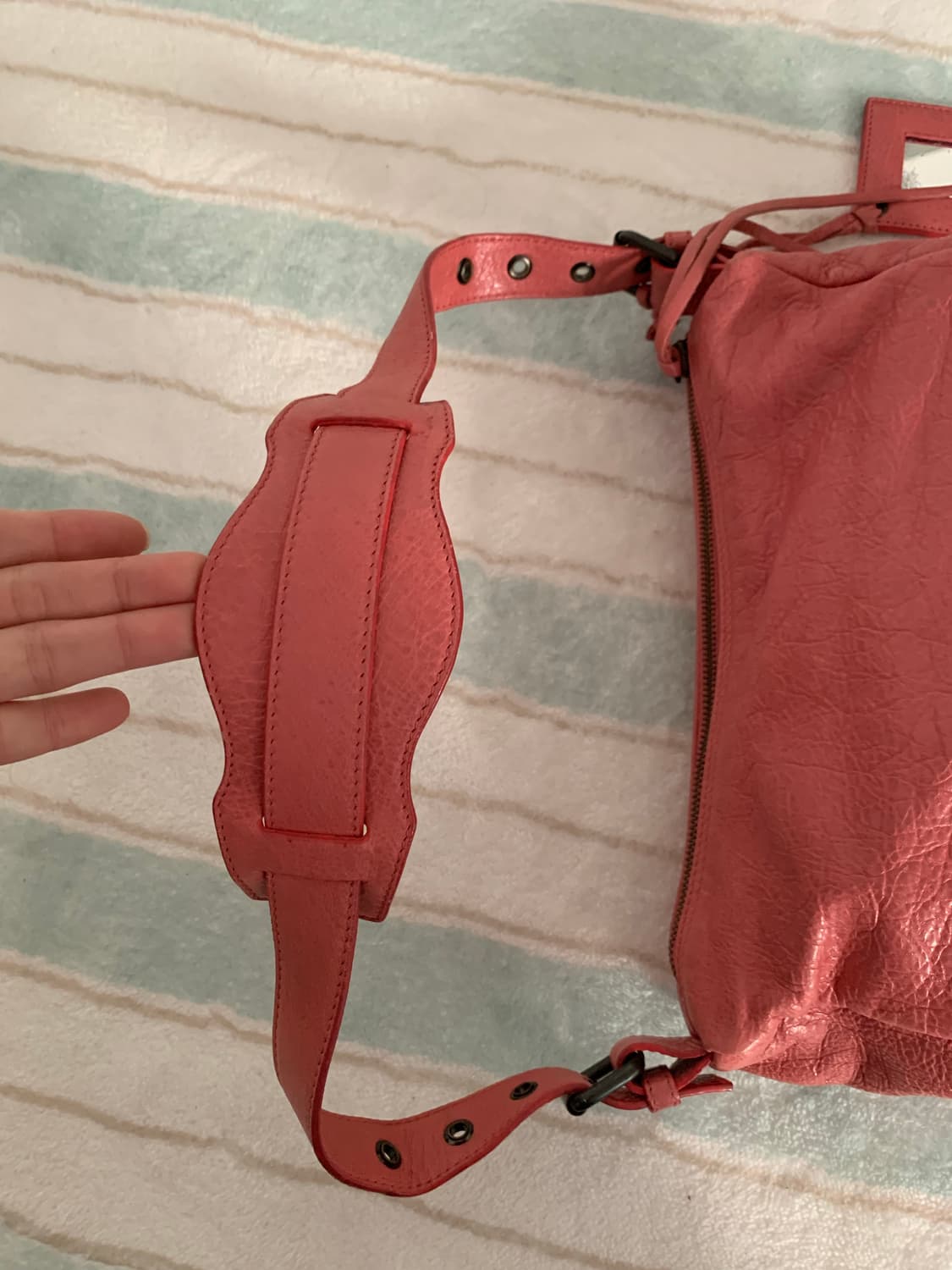 발렌시아가 모터백 숄더백 핑크 상품이미지7