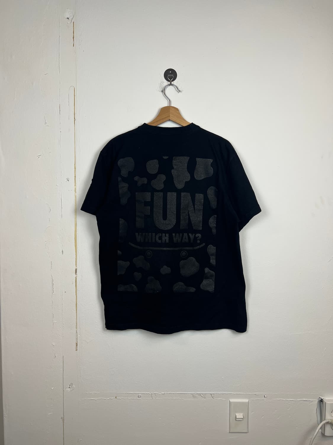 T251 Which Way? FUN 블랙 반팔 티셔츠 L 상품이미지2