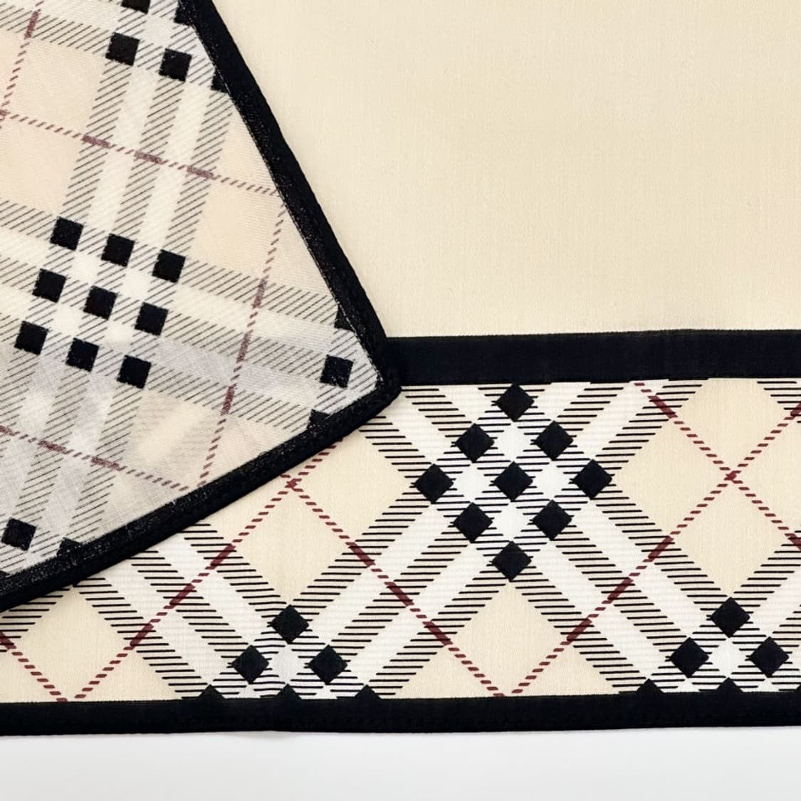 (새상품) burberry/ 버버리 쁘띠스카프 손수건 상품이미지4