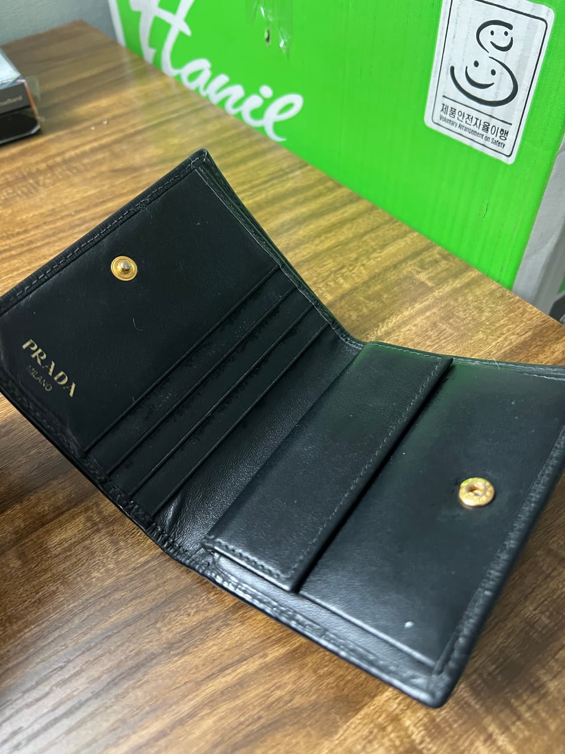 프라다 여성 반지갑 상품이미지2