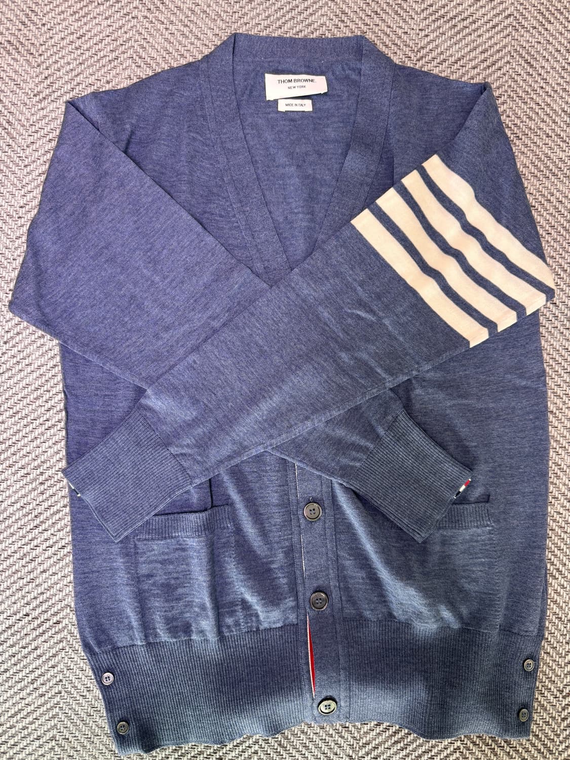 톰브라운 가디건 3 SIZE 블루&네이비 / 모델명 mkc002a / 실 상품이미지5