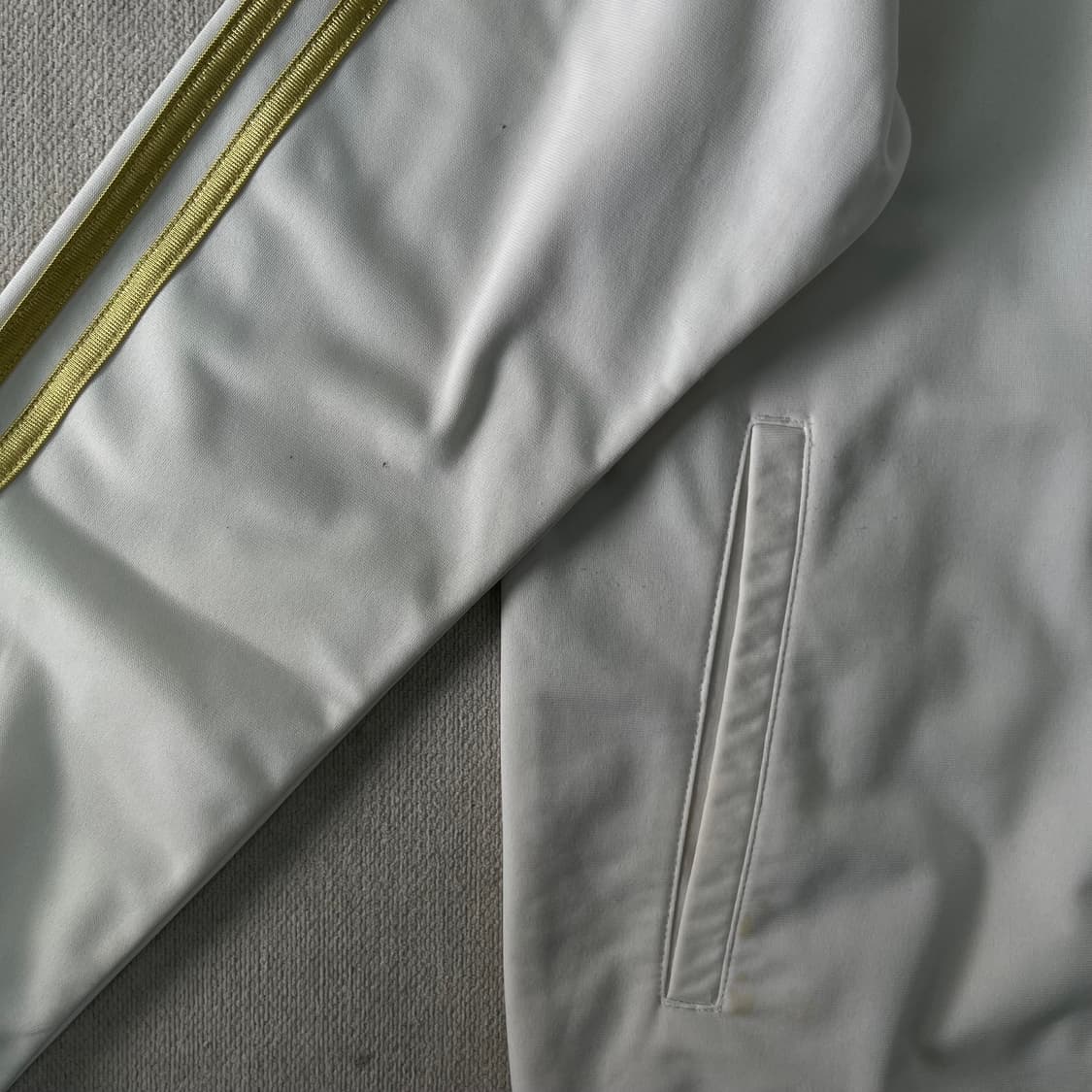 100 아디다스 카카 레알마드리드 8번 화이트 골드 져지 상품이미지4