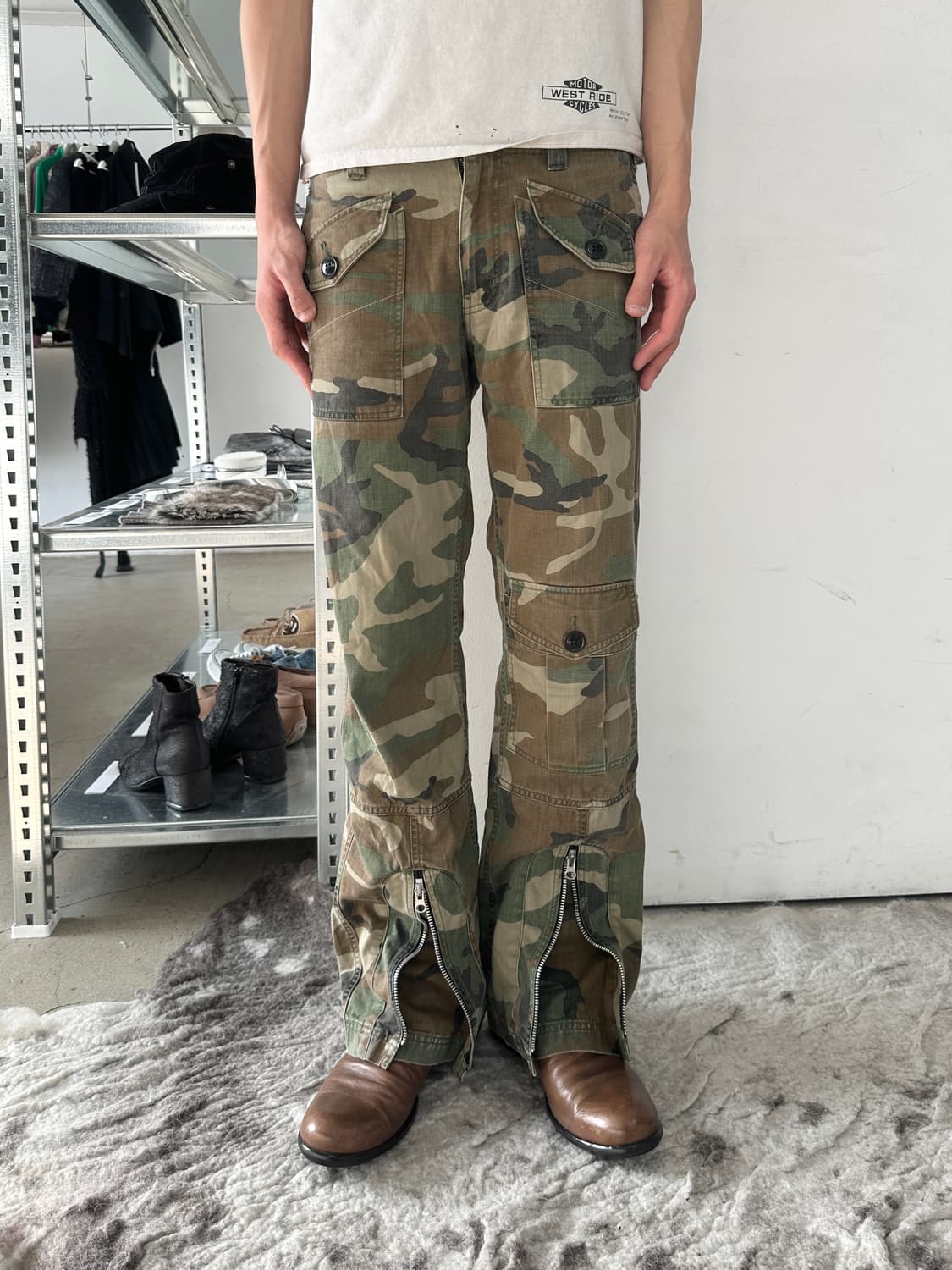 시멘틱 디자인 멀티 포켓 지퍼 카고 팬츠 상품이미지1