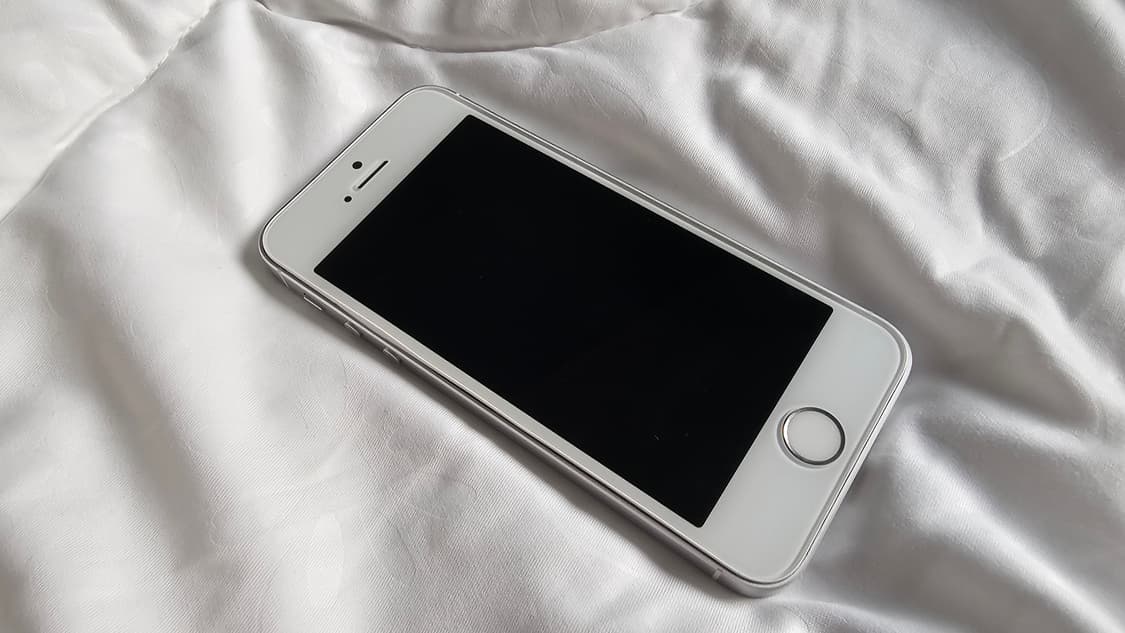 [정품] 아이폰 SE1 128GB 배터리신품 카메라 실버 해외판 상품이미지2