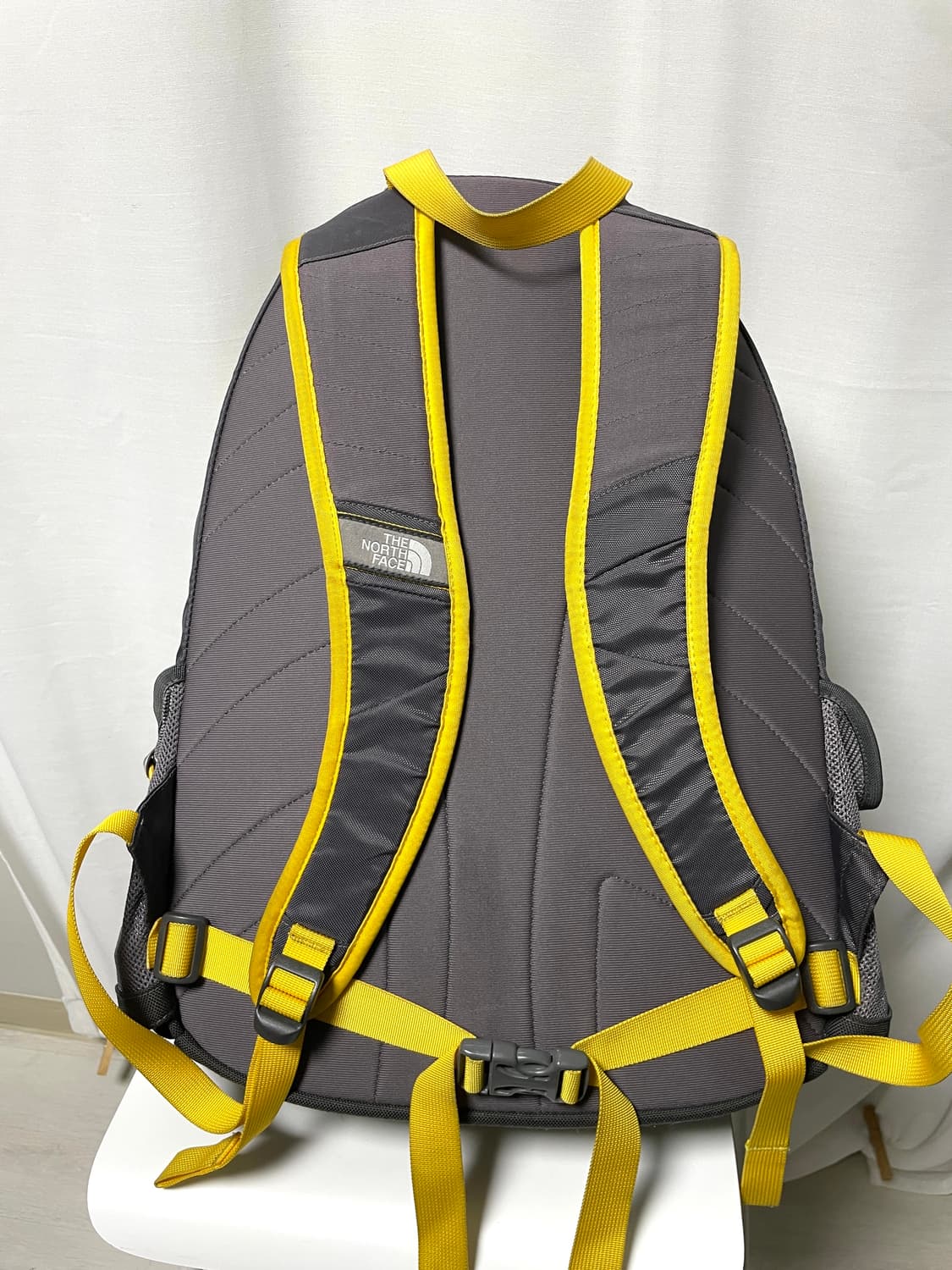 노스페이스 제스터 고프코어 테크니컬 백팩 등산배낭 여행가방 _ 차콜/옐로 상품이미지5