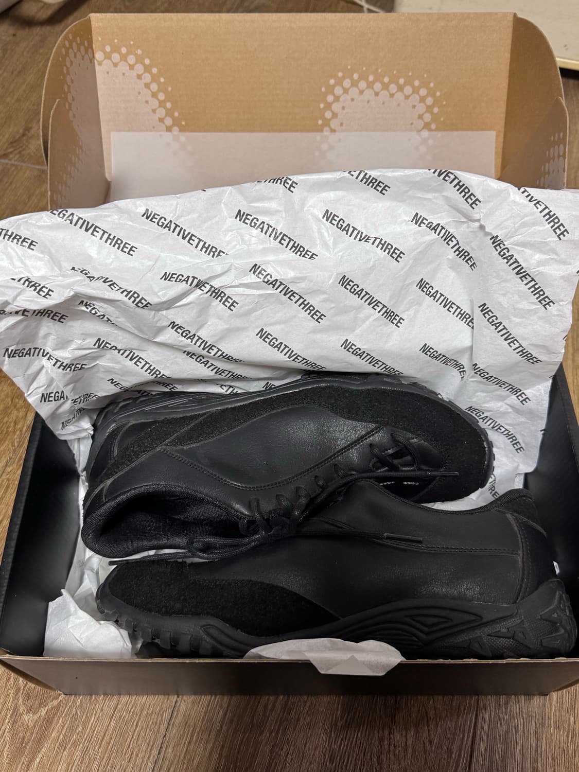 네거티브쓰리 Curved Lace No.2 Sneakers_Black 상품이미지4