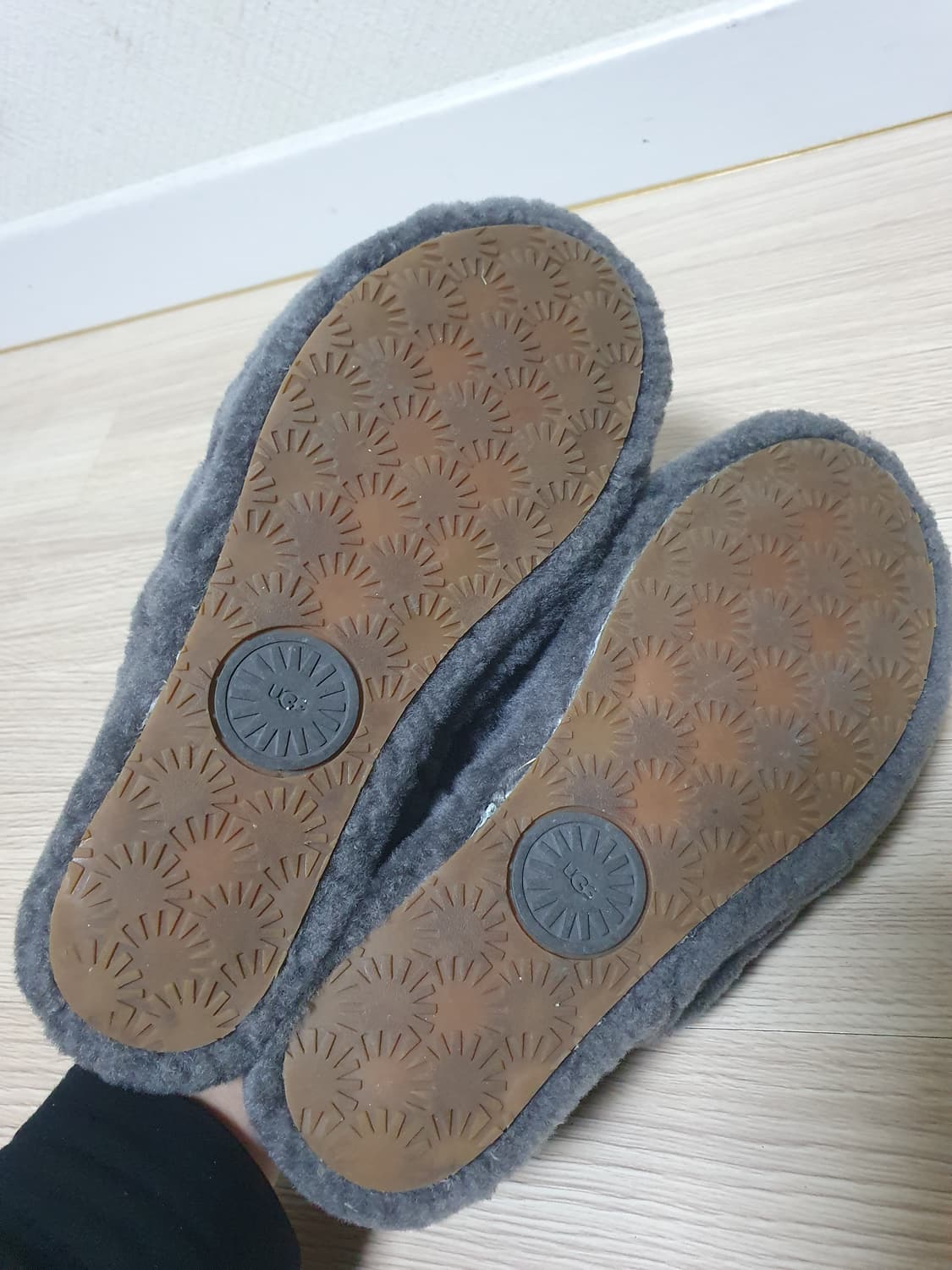 어그 플러프 슬리퍼 245 상품이미지7