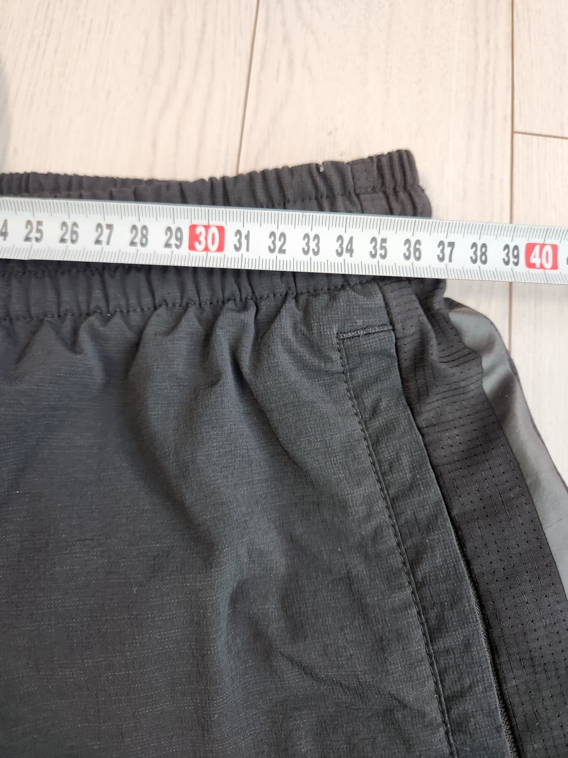 아디다스 반바지 3선 우븐 쇼츠 FI8761사이즈L

스포츠웨어/하의/바 상품이미지4