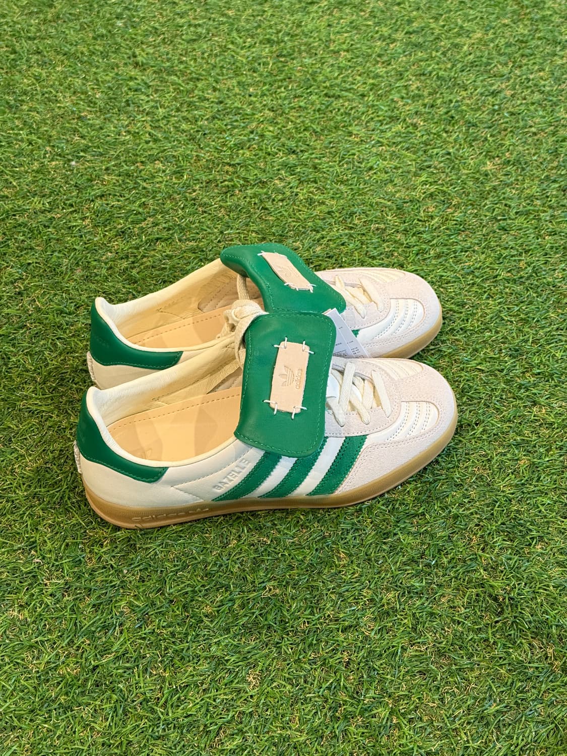 아디다스 x 풋 인더스트리 가젤 인도어 235 상품이미지1