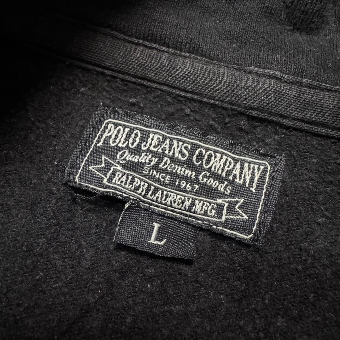 Name : 폴로 하단 포인트 로고 블랙컬러 스웻집업 :)  상품이미지3