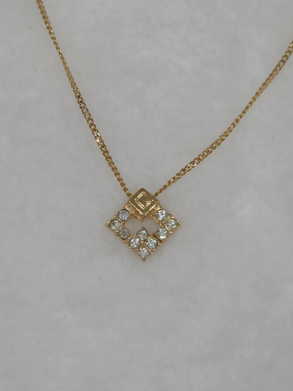 지방시 G로고 스퀘어 펜던트 목걸이 상품이미지1