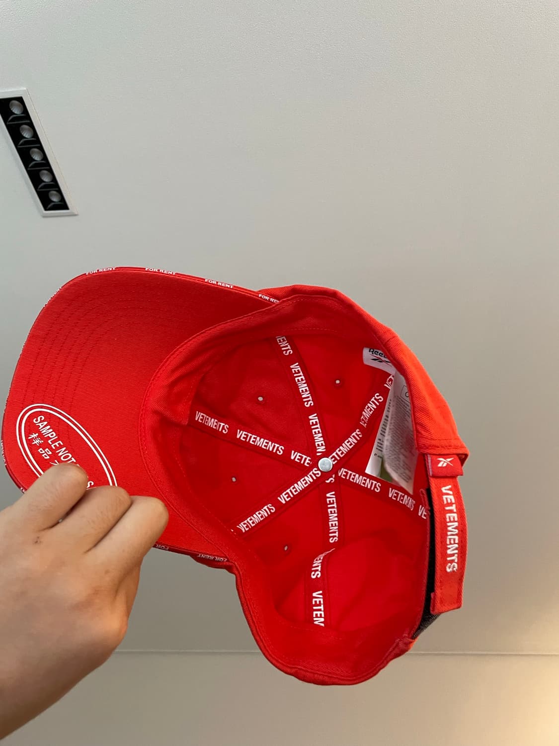 Vetements For Rent Cap Sample 상품이미지2