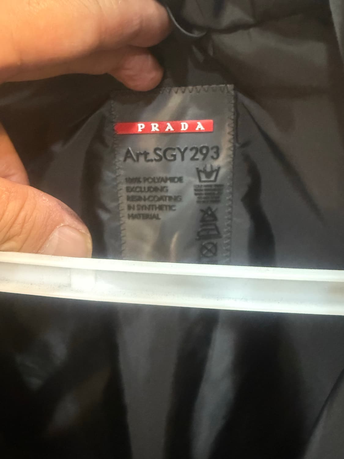 56/105-110 정품 프라다 경량패딩 팝니다 상품이미지2