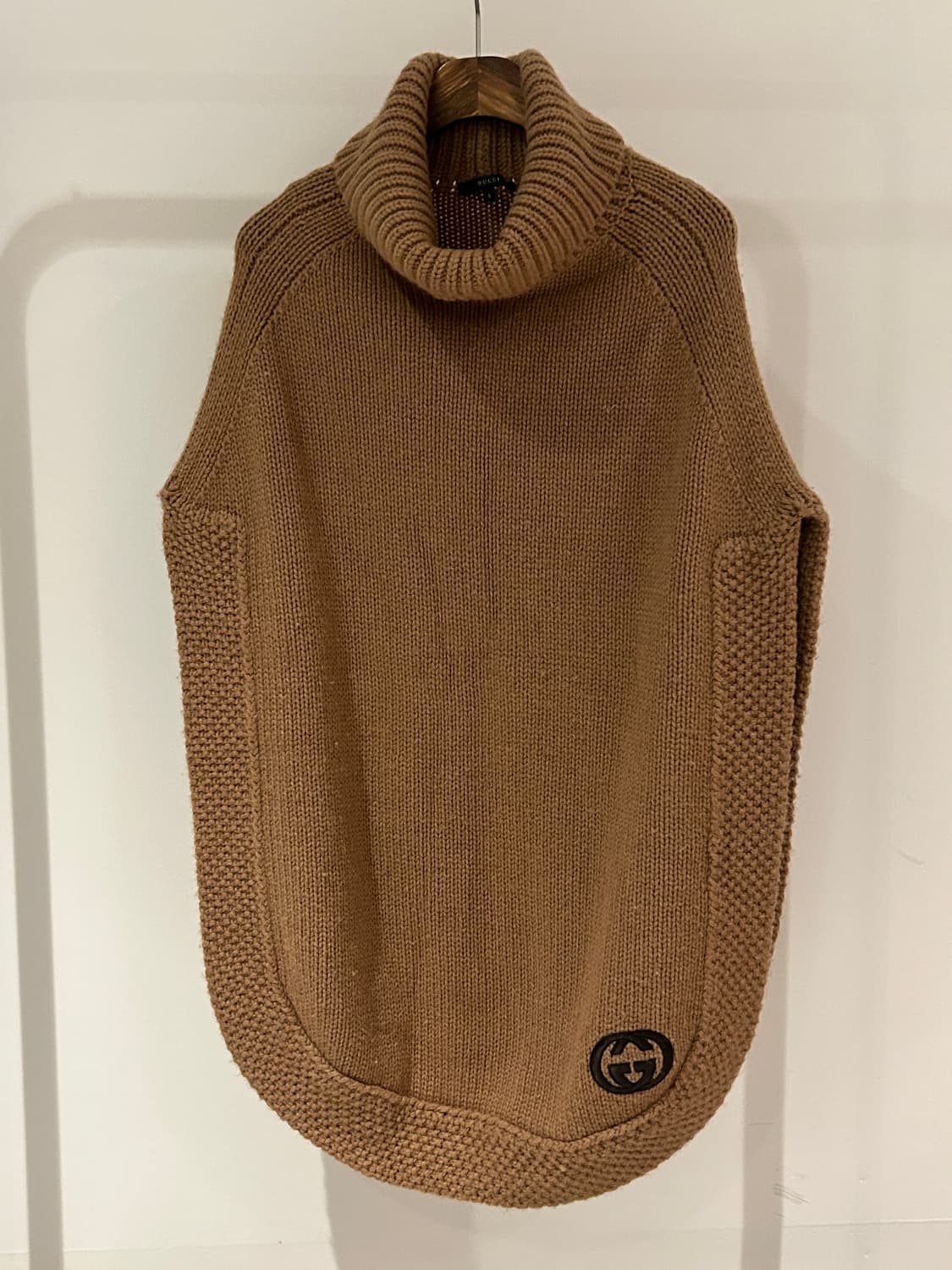 Gucci Sleeveless Turtleneck Sweater Vest 상품이미지1