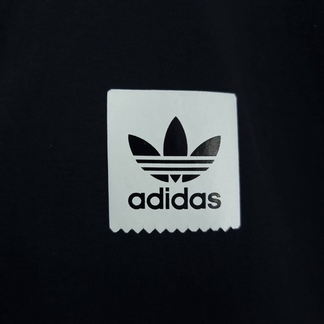 [아디다스] 로고 프린팅 후드 바람막이 자켓 블랙 M18724 상품이미지7