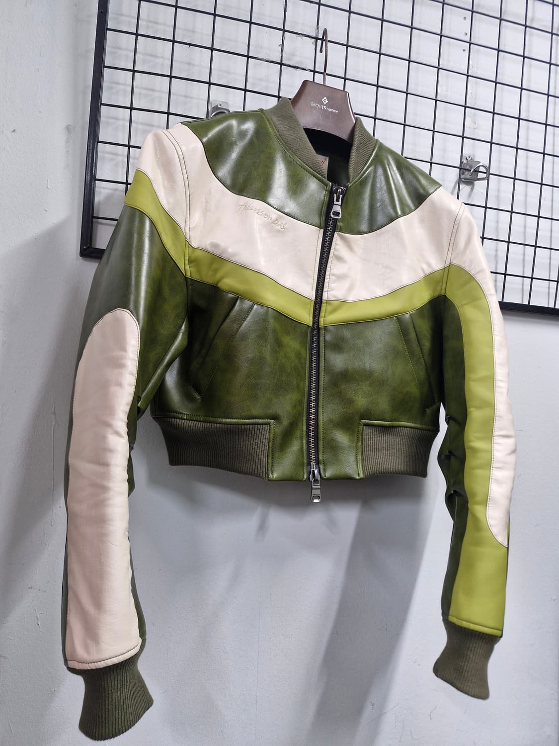 90S/55 앤더슨벨 리루 포 레더 레이싱 봄버 자켓. 상품이미지2