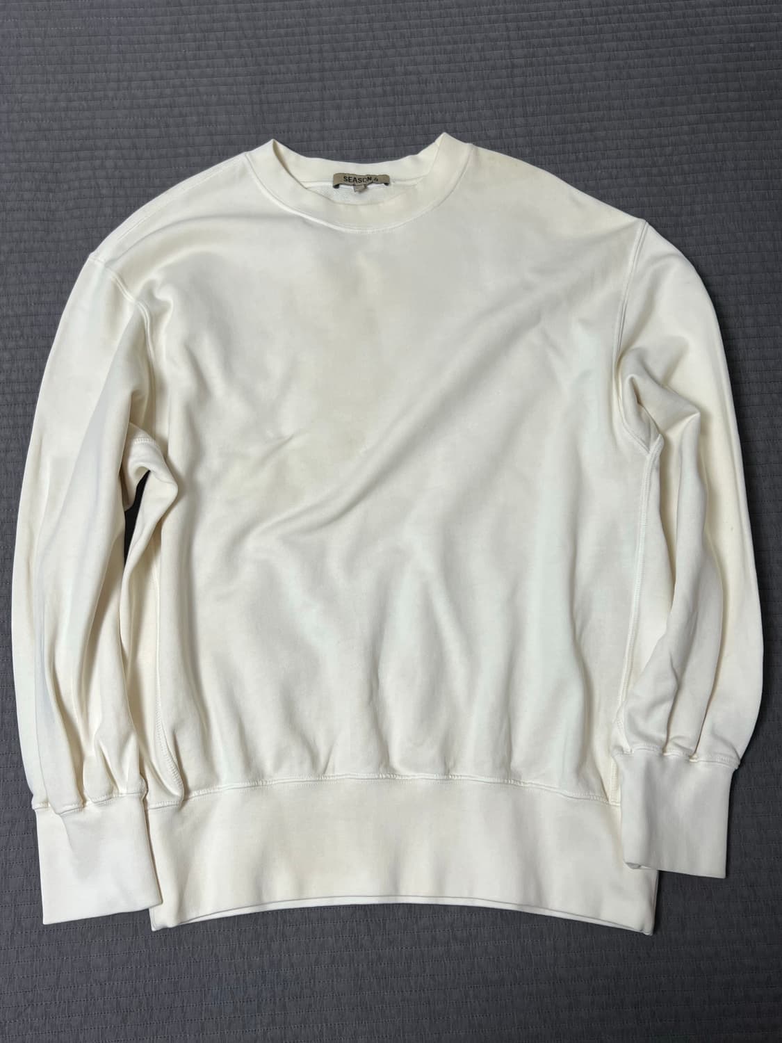 이지 시즌4 크루넥 오프화이트 XS 상품이미지1