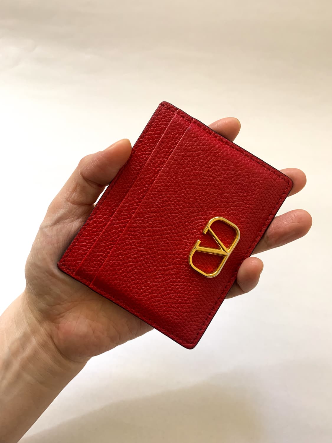 발렌티노 V 로고 가죽 카드홀더 상품이미지3