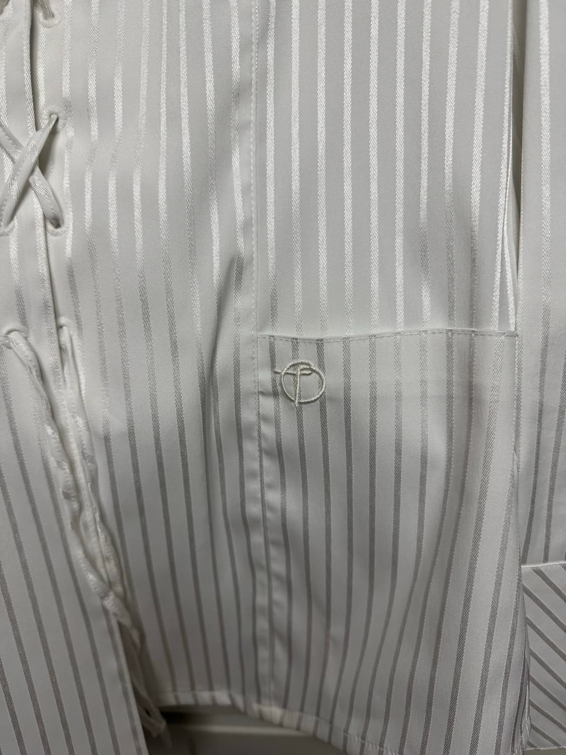 더오픈프로덕트 STRIPE LACE UP SHIRT 상품이미지5