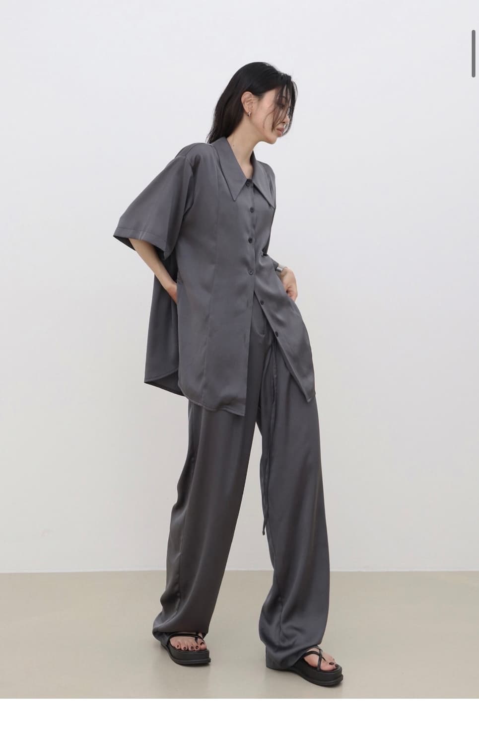 새상품) 트리밍버드 코클 셋업 팬츠 + 셔츠 세트 다크 실버 상품이미지1