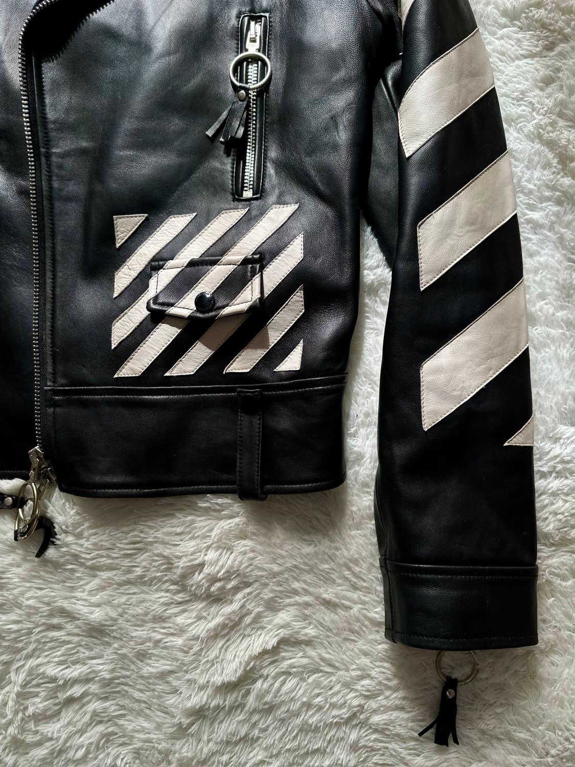 오프화이트 가죽 라이더 자켓 블랙 상품이미지3