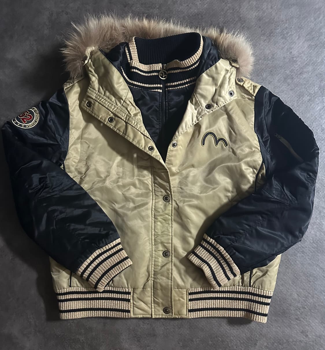 EVISU 에비수 후드 퍼 자켓 XL 골드 상품이미지1