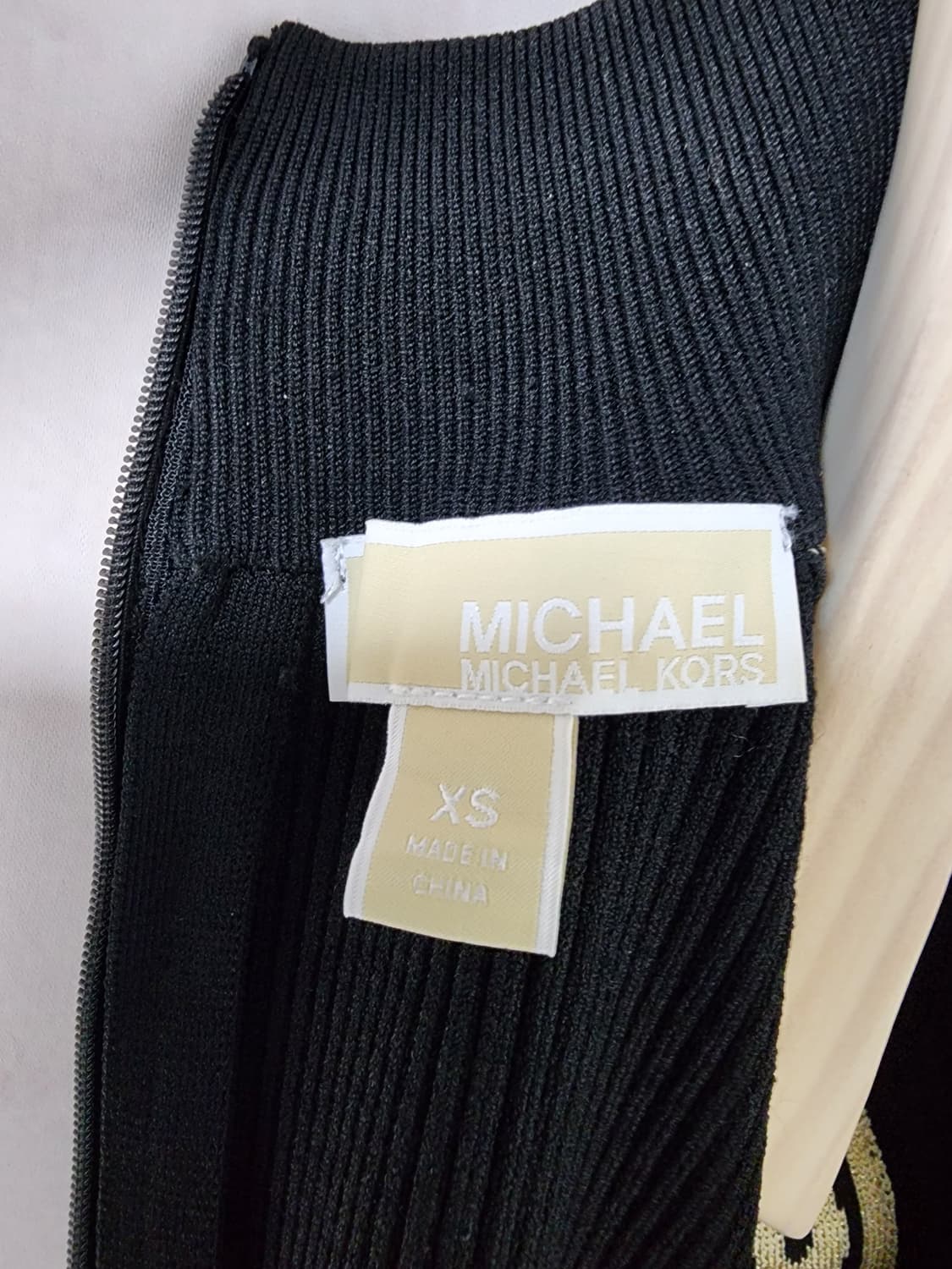 마이클코어스 립 니트 원피스
 상품이미지8