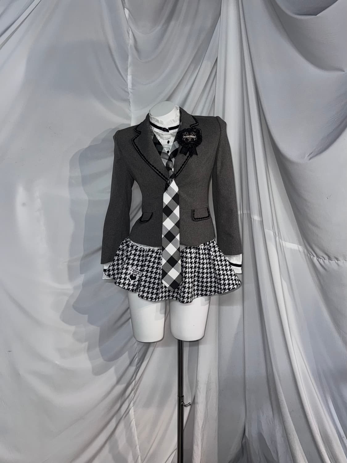 무채색 그레이 공겜여주깔 프레피 코디세트 상품이미지8