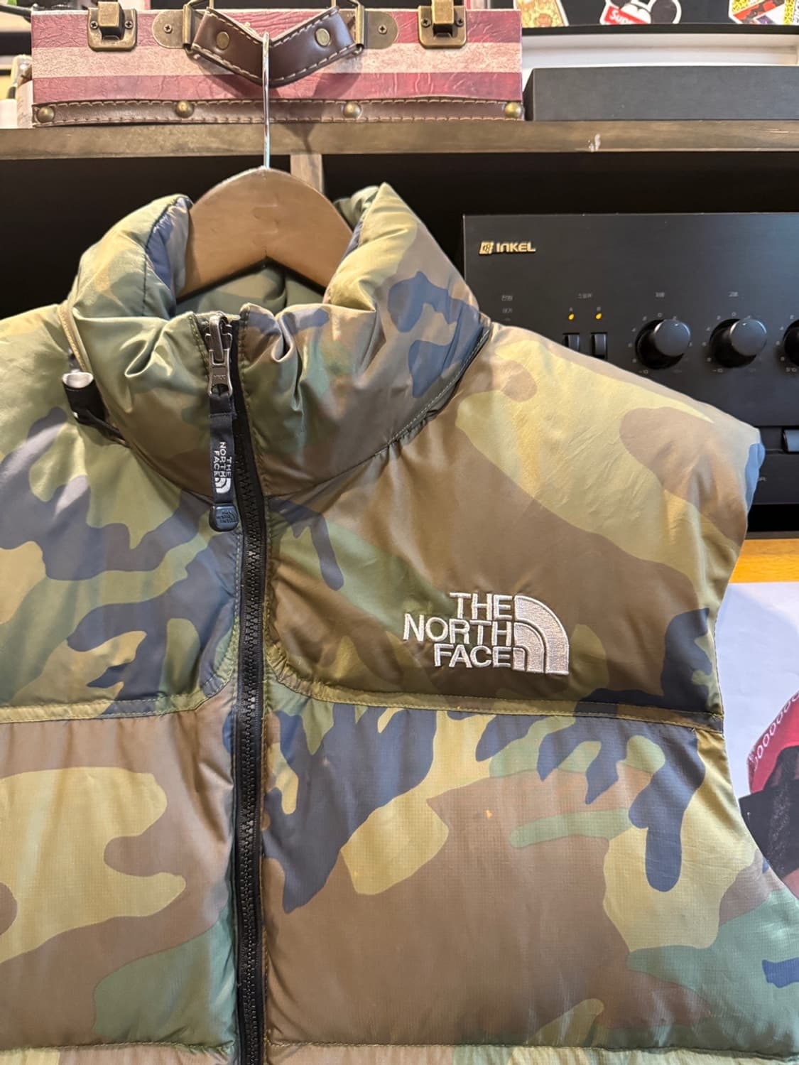 노스페이스 눕시 센터로고 카모 베스트 상품이미지4