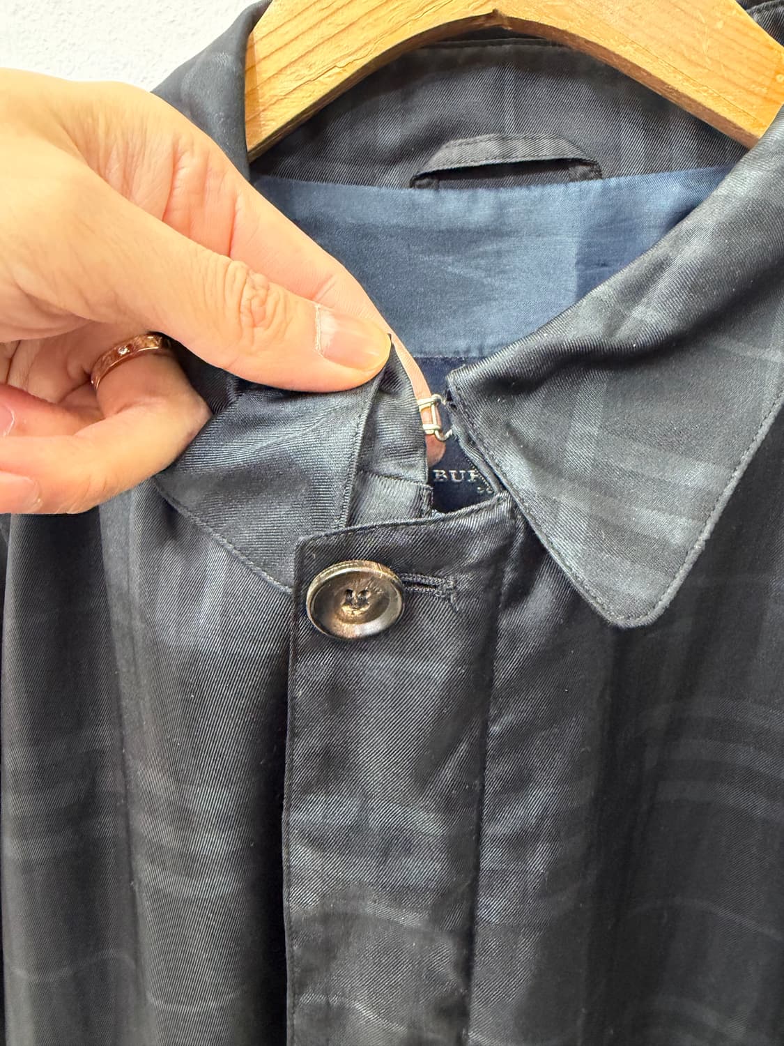 정품) 버버리 남성 블랙 체크 바람막이 자켓 L 상품이미지4