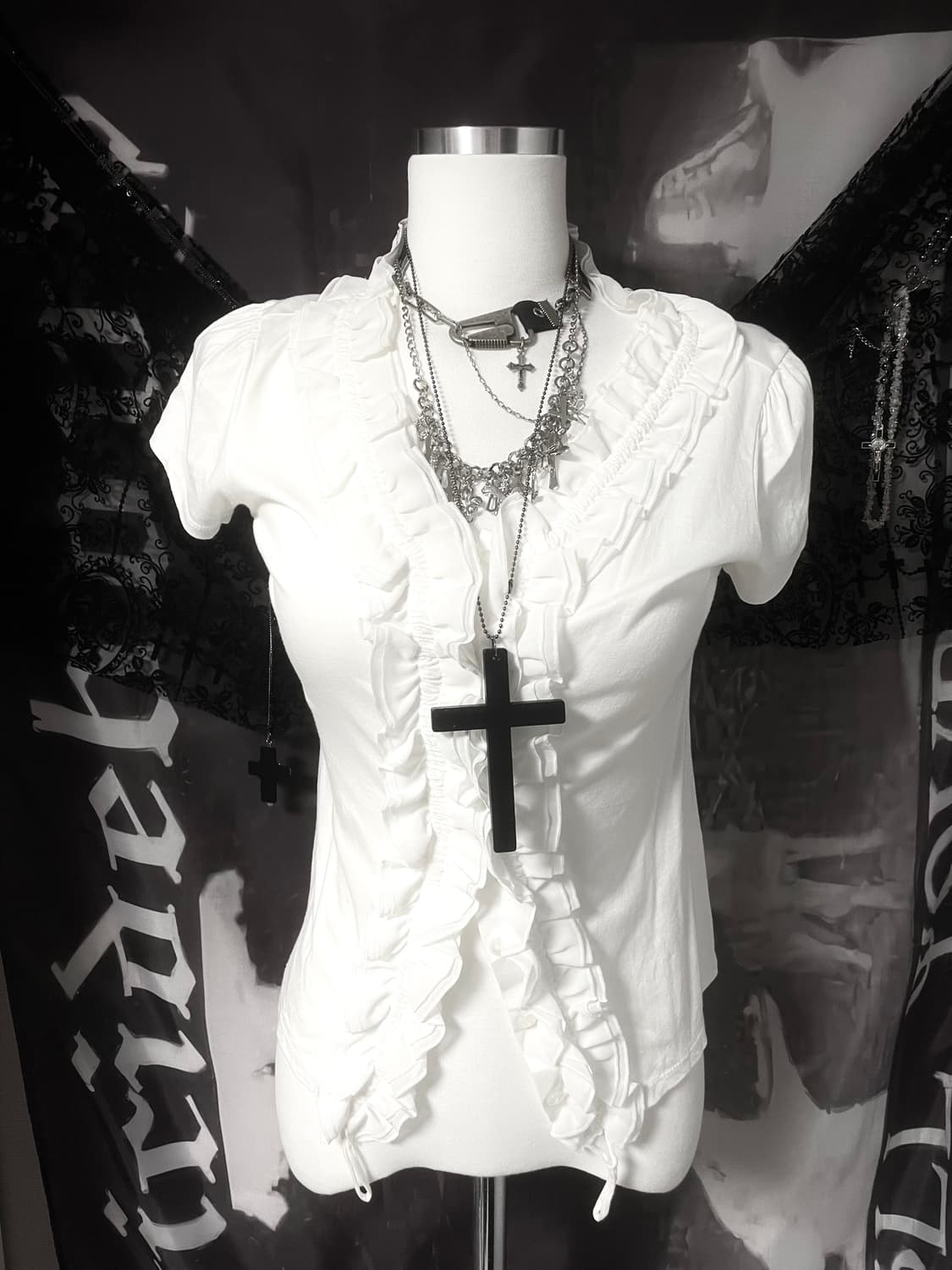 Gothic blouse 러플프릴 엔젤 슬림반팔블라우스 공겜여주빈티지딱붙 상품이미지1