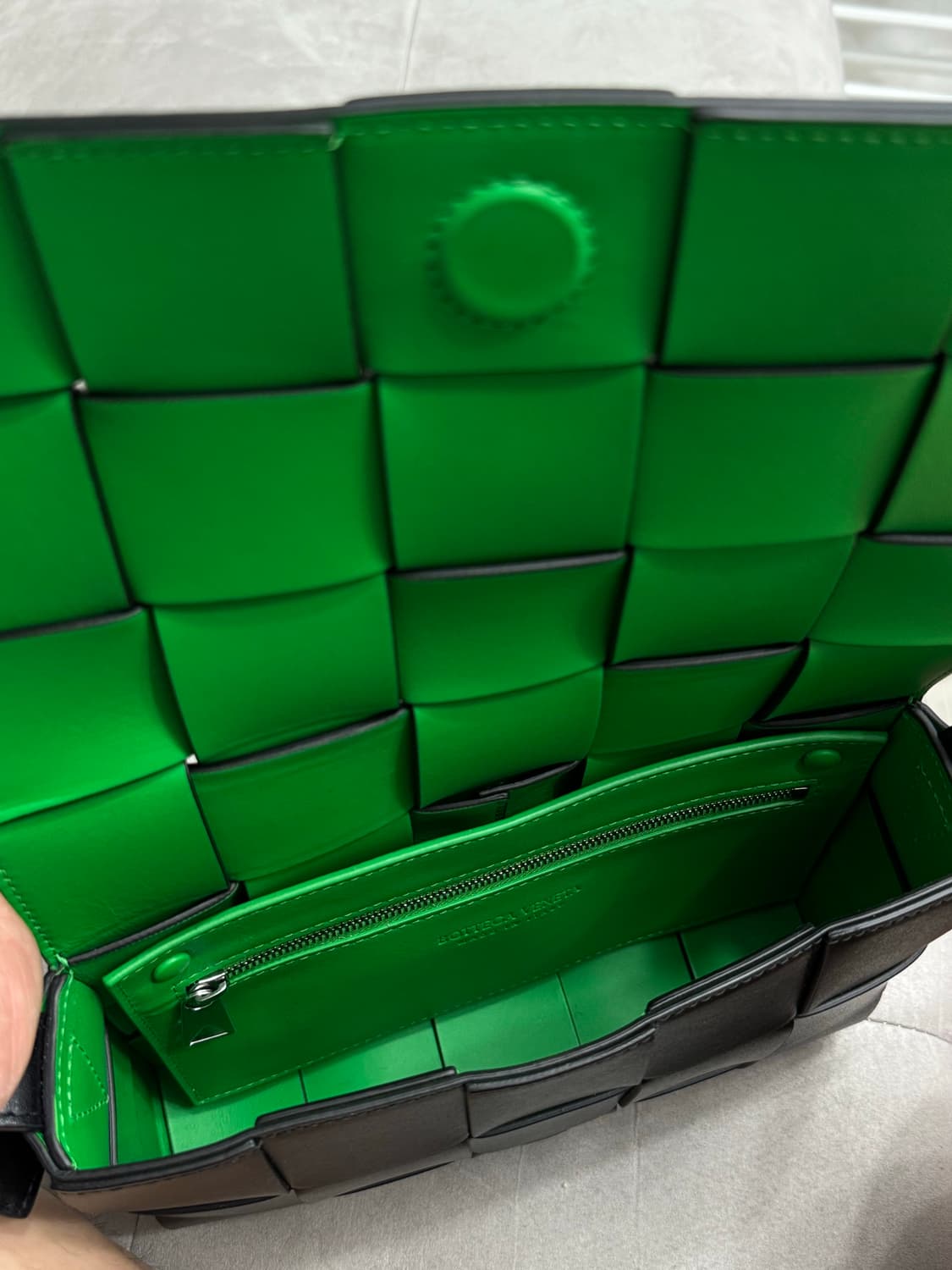 보테가베네타 카세트백 블랙패러킷 상품이미지8