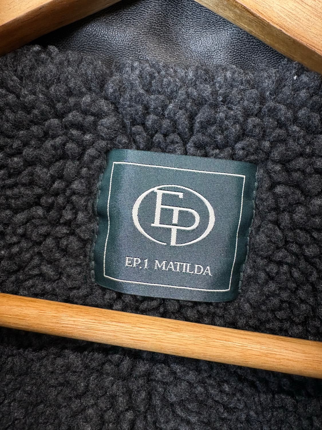 빈티지 그레이 비건레더 양털 봄버 자켓 상품이미지6