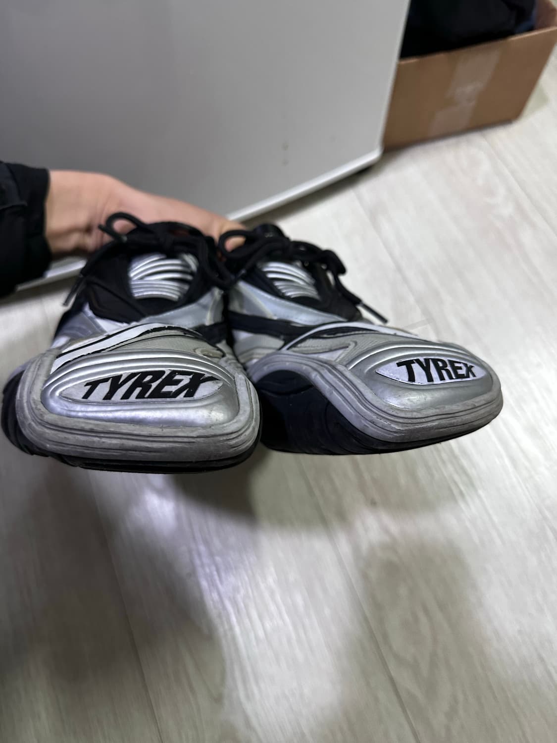 발렌시아가 타이렉스42 상품이미지6