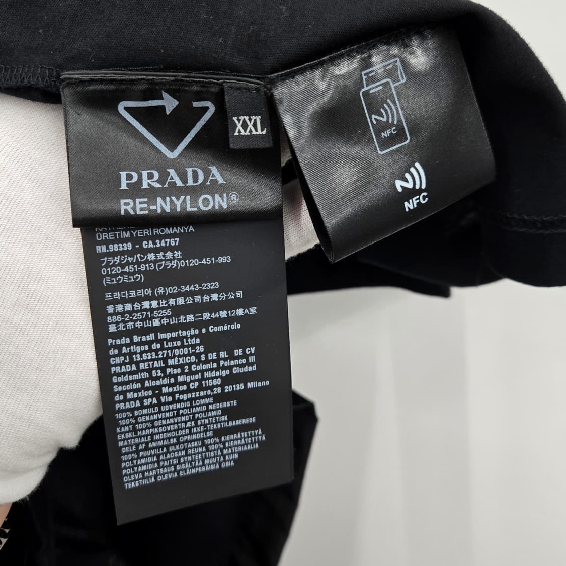 프라다 삼각로고 리나일론 포켓 반팔 XXL 상품이미지4