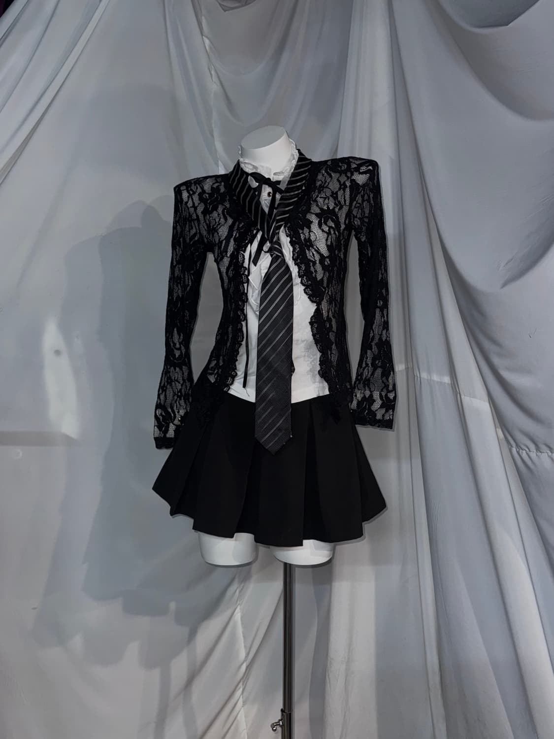 공겜여주깔 무채색 아일렛 디테일 레더 코디세트 상품이미지6